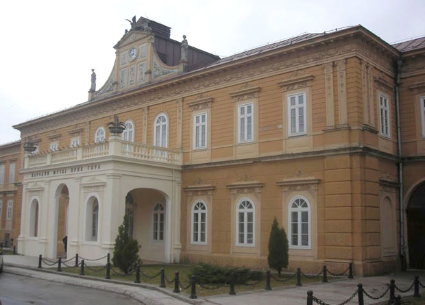 Цетињски музеј похарало - време